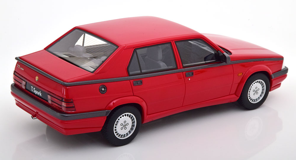 Twin-Spark-Alfa-Romeo-75-2-0-2-series-Laudoracing-Models-LM123A2R-2.jpg
